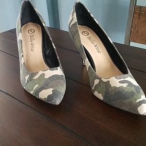 Bella Vista Camo Shoes